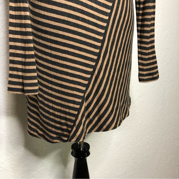 Cabi Striped Slant gray tan striped v neck jersey knit tunic top Medium #3629 - Picture 13 of 16